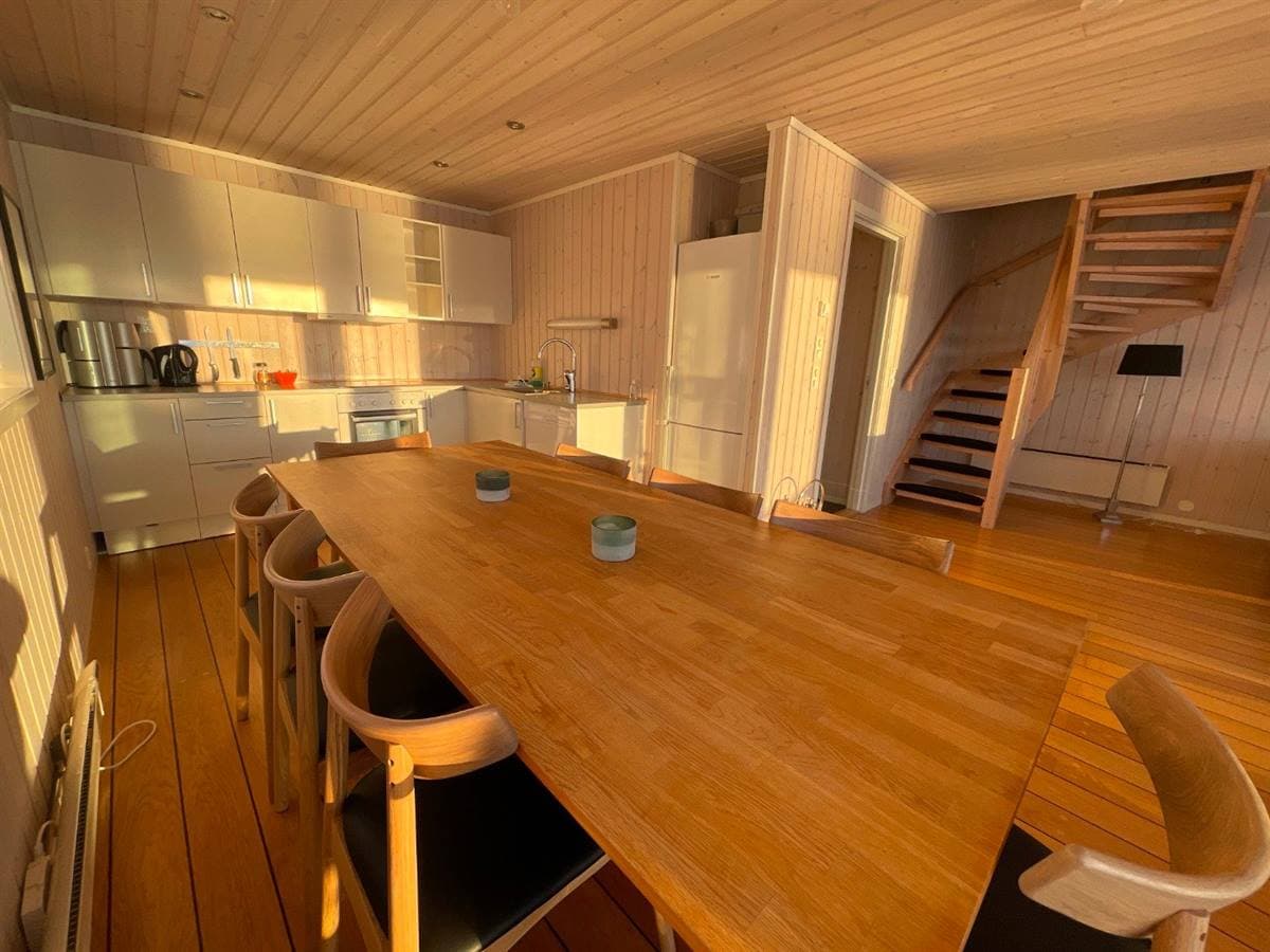 Kjøkken og langbord
